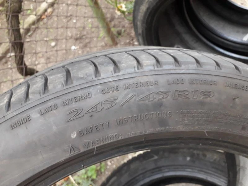 Гуми Летни 245/45R19, снимка 4 - Гуми и джанти - 22338760