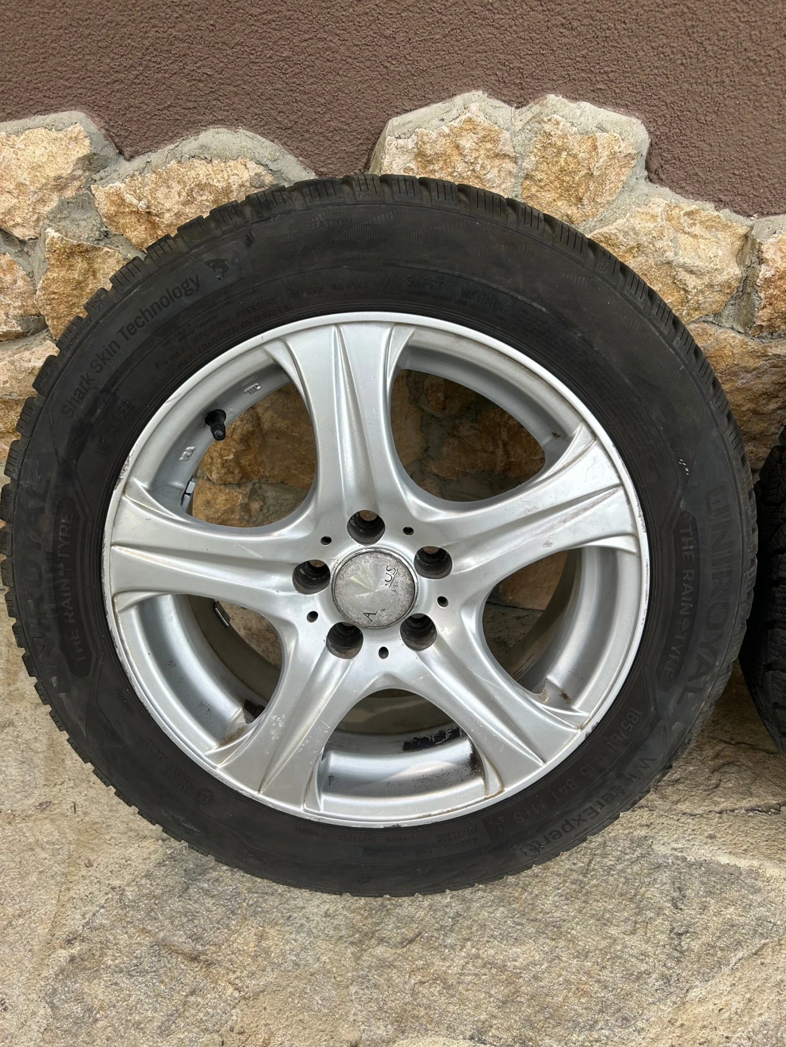 Гуми с джанти Uniroyal 185/60R15, снимка 5 - Гуми и джанти - 55304747