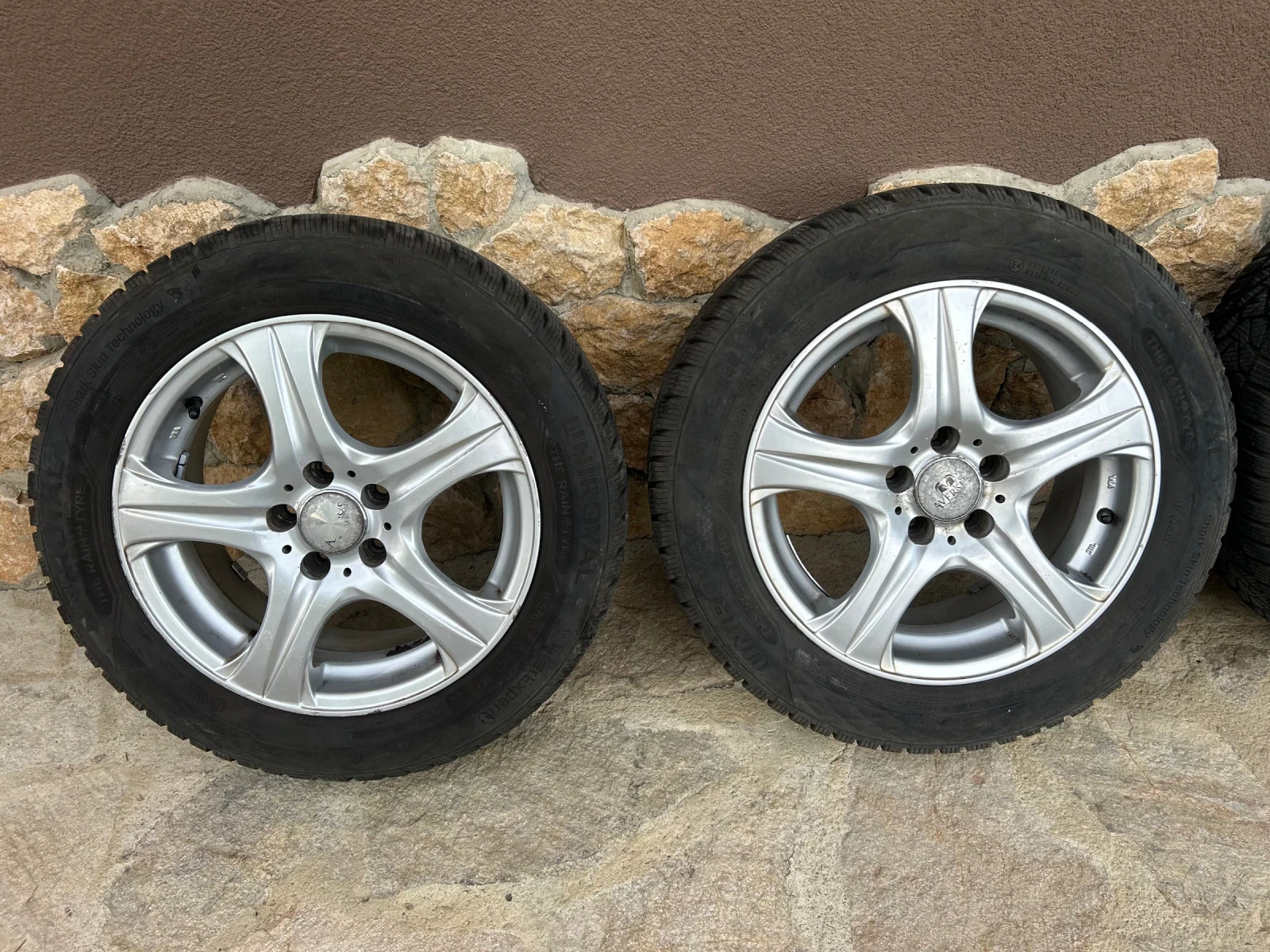Гуми с джанти Uniroyal 185/60R15, снимка 3 - Гуми и джанти - 55304747