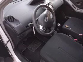 Toyota Yaris 1.3 бензин клима, снимка 14