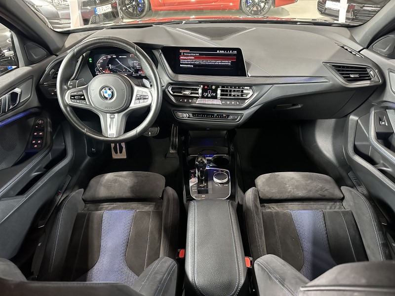 BMW M135 * XDRIVE* LED* HEAD-UP* CARPLAY* PERFORMANCE* , снимка 12 - Автомобили и джипове - 46273092