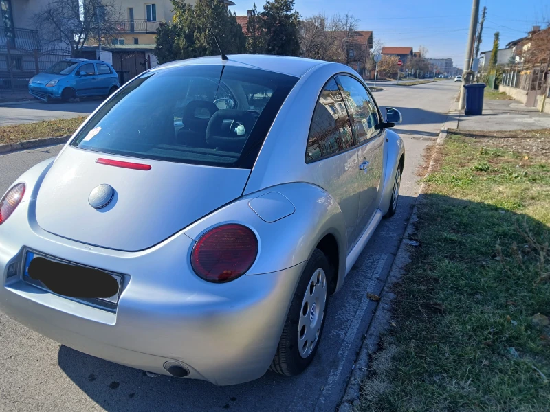 VW Beetle 2.0 клима , снимка 6 - Автомобили и джипове - 48195719