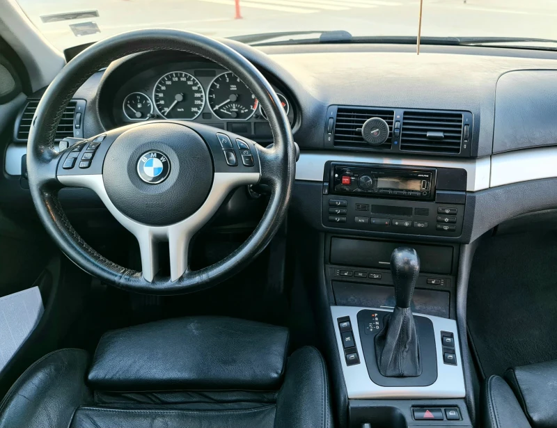 BMW 330 XI 4x4, снимка 11 - Автомобили и джипове - 48597425