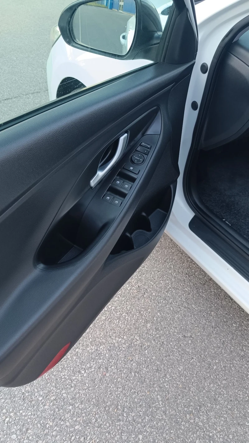 Hyundai I30 1.4-100кс * FULL*  YES!!!, снимка 11 - Автомобили и джипове - 52190815