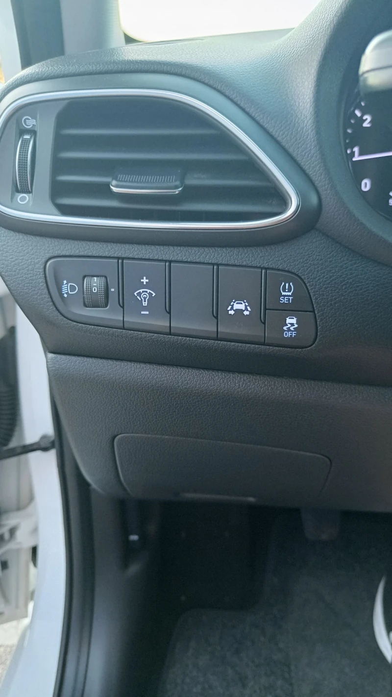 Hyundai I30 1.4-100кс * FULL*  YES!!!, снимка 10 - Автомобили и джипове - 52190815