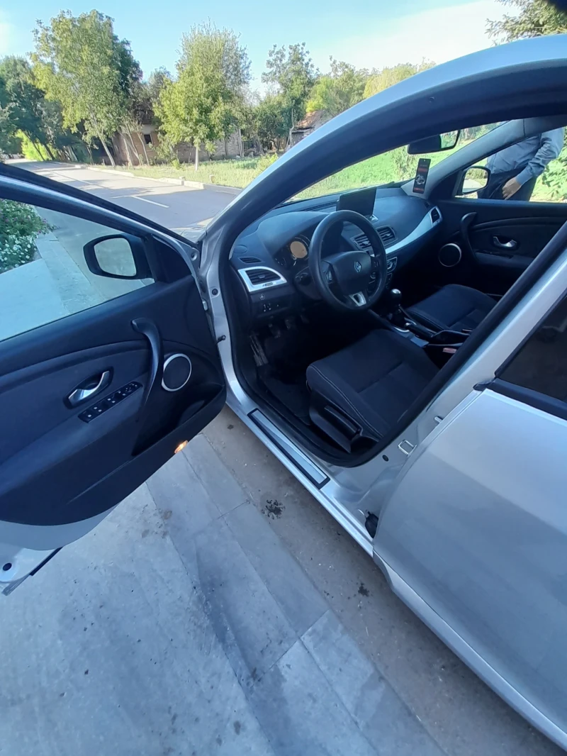 Renault Megane, снимка 7 - Автомобили и джипове - 51740606