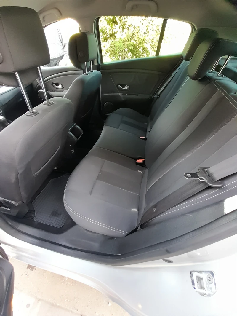 Renault Megane, снимка 12 - Автомобили и джипове - 51740606