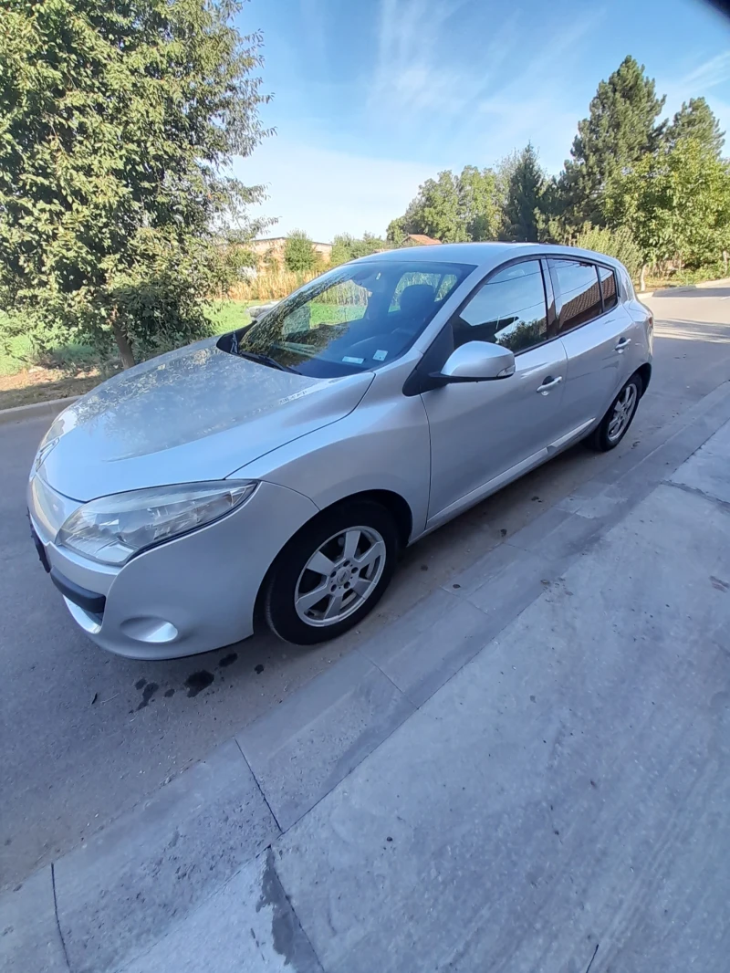 Renault Megane, снимка 2 - Автомобили и джипове - 51740606