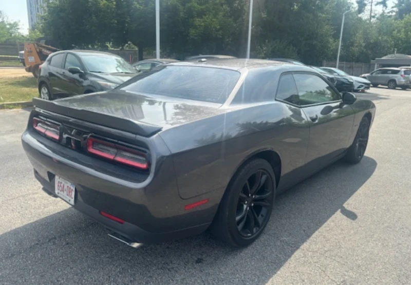 Dodge Challenger RT * * 8ZF * * CARFAX * * АВТО КРЕДИТ * * , снимка 5 - Автомобили и джипове - 52831779