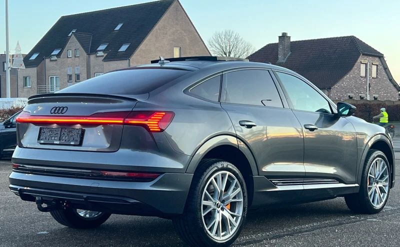Audi E-Tron 55 S Line Лизинг, снимка 6 - Автомобили и джипове - 53255724