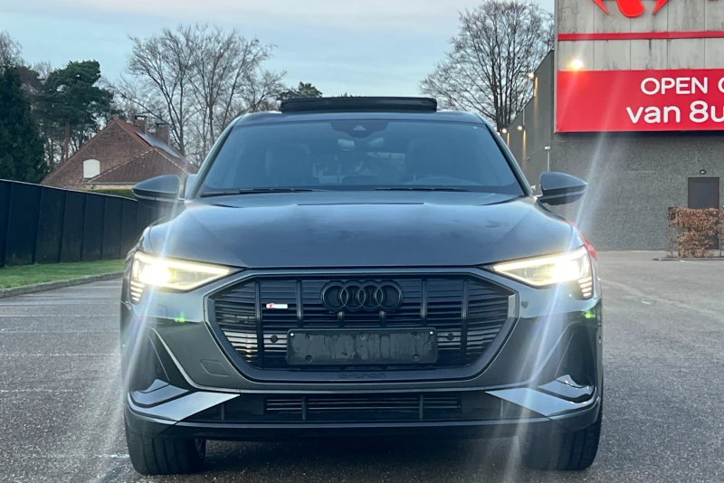 Audi E-Tron 55 S Line Лизинг, снимка 3 - Автомобили и джипове - 53255724