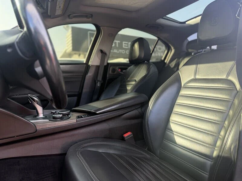 Alfa Romeo Giulia 2017* TI* AWD* MONZA RED* КРАЙНА ЦЕНА, снимка 9 - Автомобили и джипове - 54840741