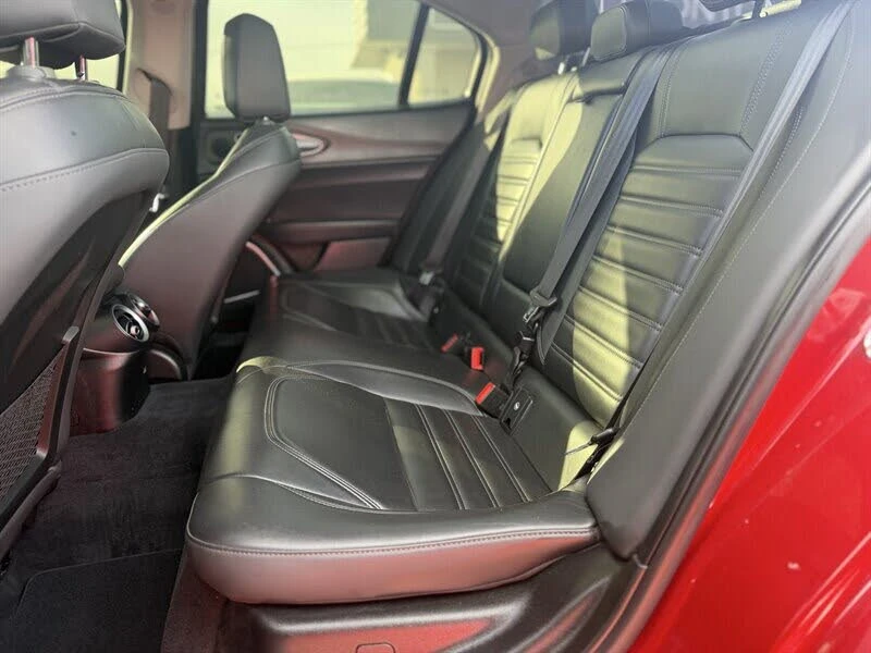 Alfa Romeo Giulia 2017* TI* AWD* MONZA RED* КРАЙНА ЦЕНА, снимка 12 - Автомобили и джипове - 54840741