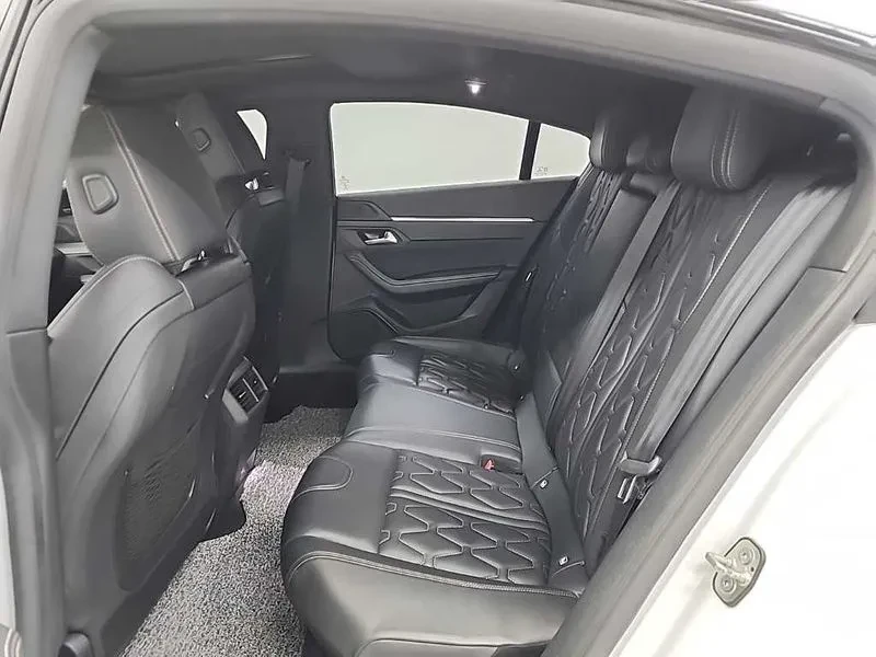 Peugeot 508 2.0 BLUEHDI GT, снимка 11 - Автомобили и джипове - 54968224