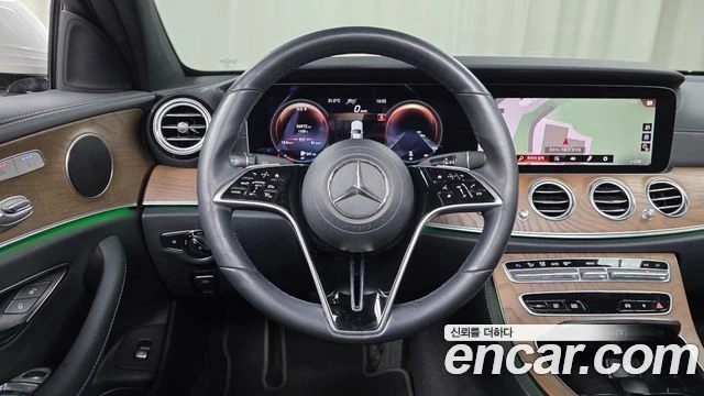 Mercedes-Benz E 220 | TOP SERVICE, снимка 14 - Автомобили и джипове - 56169145