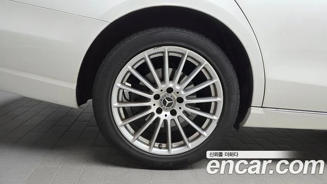 Mercedes-Benz E 220 | TOP SERVICE, снимка 5 - Автомобили и джипове - 56169145