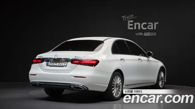 Mercedes-Benz E 220 | TOP SERVICE, снимка 2 - Автомобили и джипове - 56169145