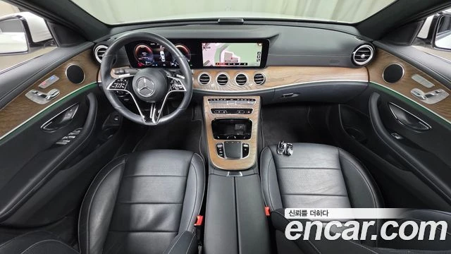 Mercedes-Benz E 220 | TOP SERVICE, снимка 7 - Автомобили и джипове - 56169145