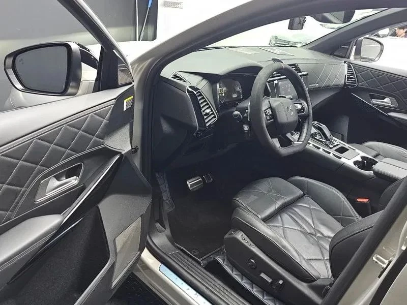 Citroen DS7, снимка 10 - Автомобили и джипове - 56690381