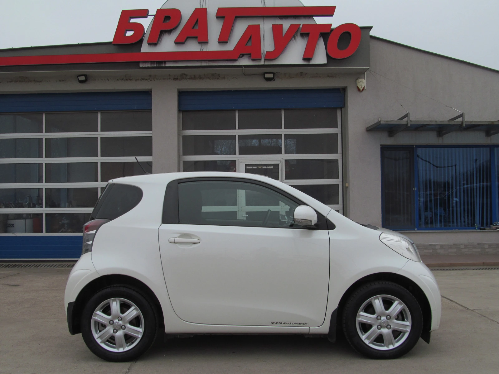 Toyota IQ VVT-i/ - изображение 6