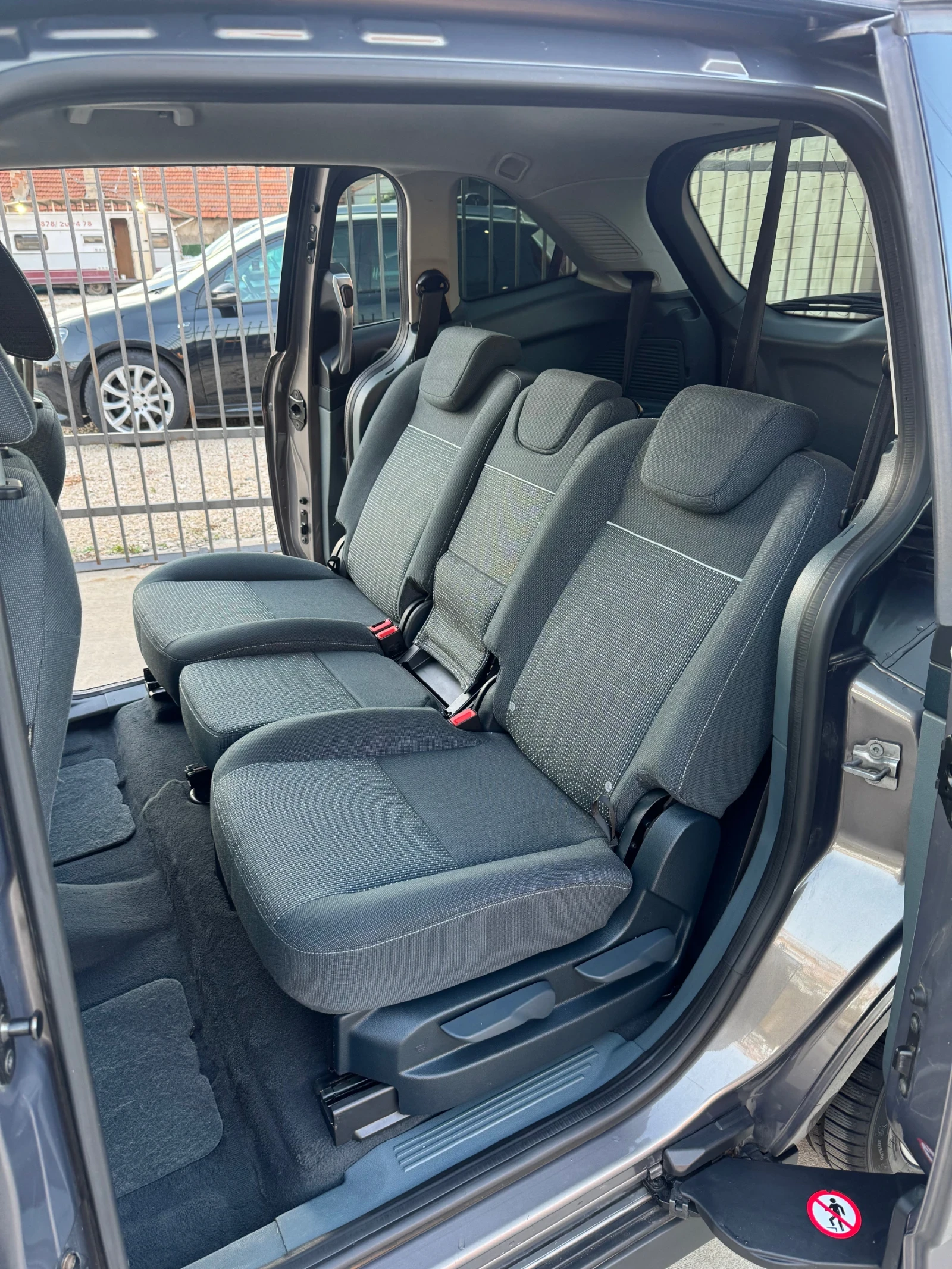 Ford C-max 1, 6 16V Champions Edition ! | Mobile.bg — изображение 12