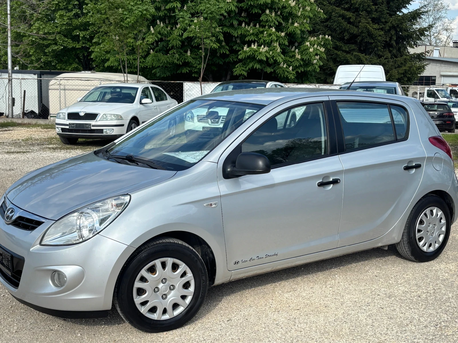 Hyundai I20 2011+ 1.3+ 155хл+ 4 З.ГУМИ+ КАТО НОВ | Mobile.bg — изображение 1