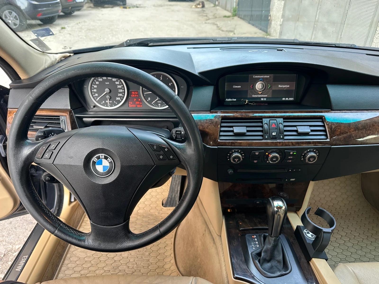 BMW 530 3.0D xDrive - изображение 8