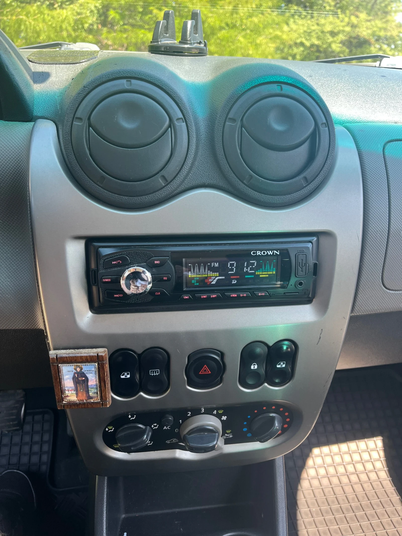 Dacia Sandero 1.2 N1 - изображение 6