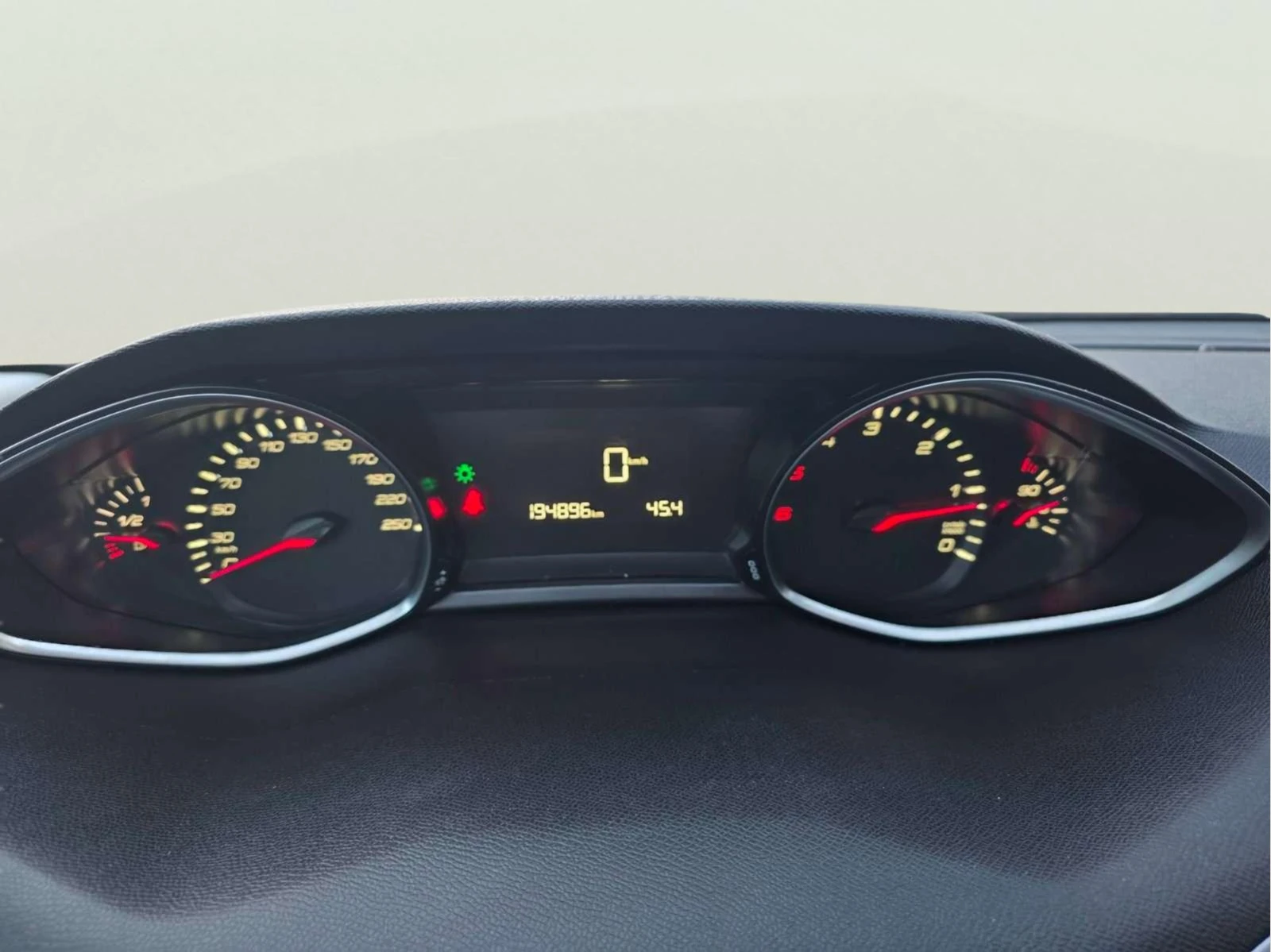 Peugeot 308 1.6 HDI, снимка 12 - Автомобили и джипове - 53714548