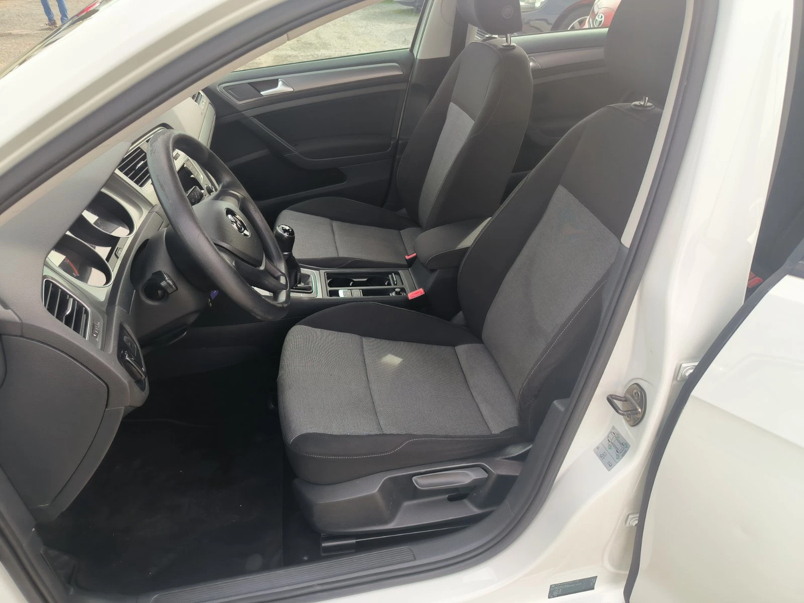 VW Golf 1.2tsi-6sk-Euro-5B, снимка 15 - Автомобили и джипове - 53733252