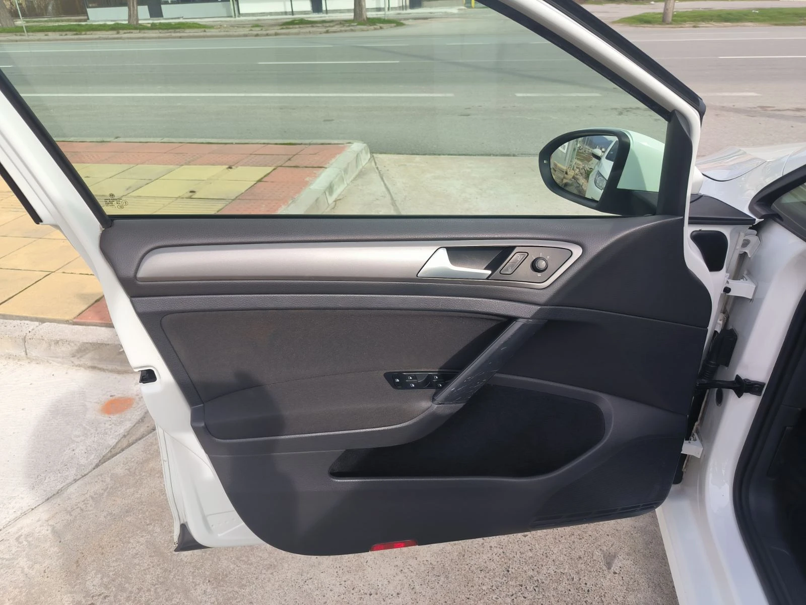 VW Golf 1.2tsi-6sk-Euro-5B, снимка 12 - Автомобили и джипове - 53733252