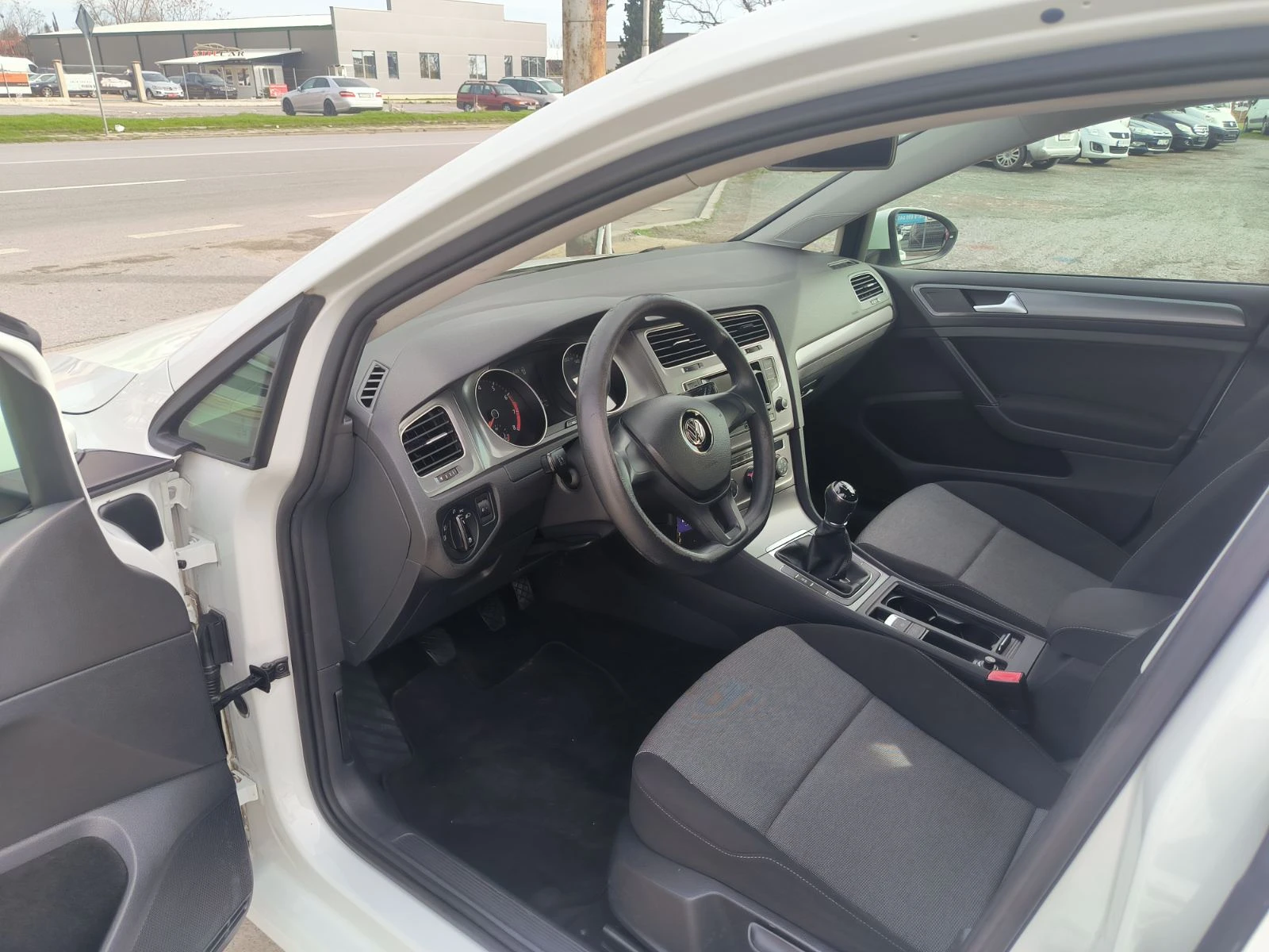 VW Golf 1.2tsi-6sk-Euro-5B, снимка 13 - Автомобили и джипове - 53733252