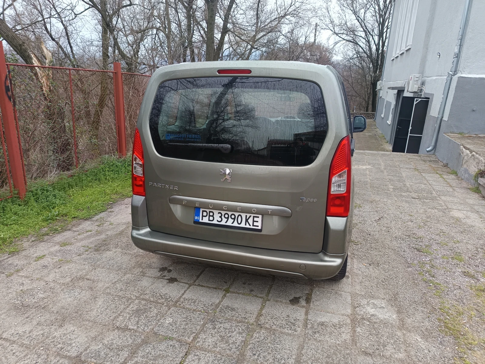 Peugeot Partner 1.6i Tepee, снимка 4 - Автомобили и джипове - 53949530