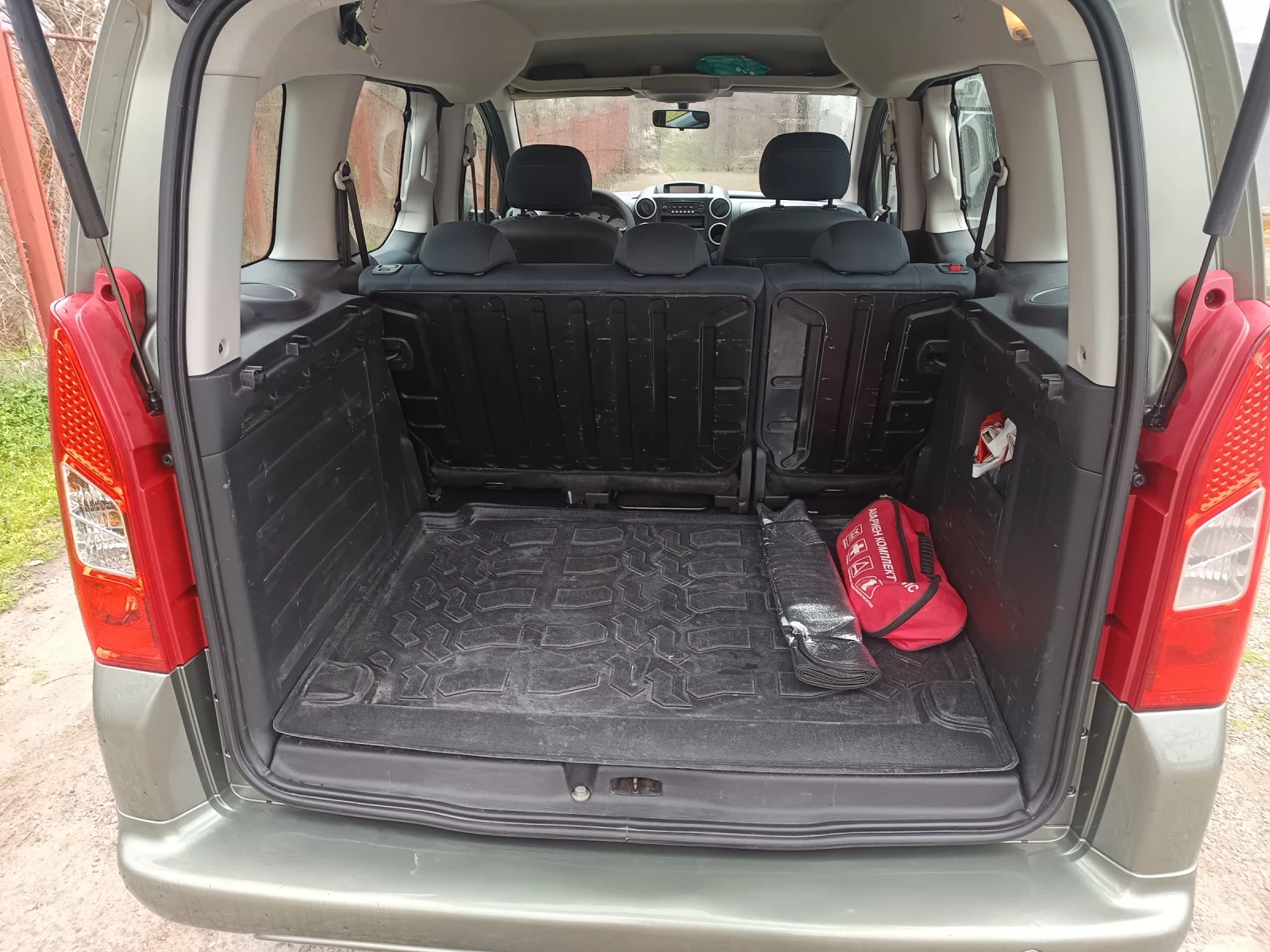 Peugeot Partner 1.6i Tepee, снимка 5 - Автомобили и джипове - 53949530