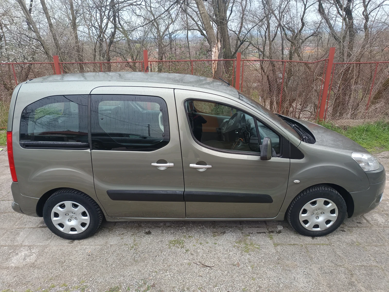 Peugeot Partner 1.6i Tepee, снимка 3 - Автомобили и джипове - 53949530