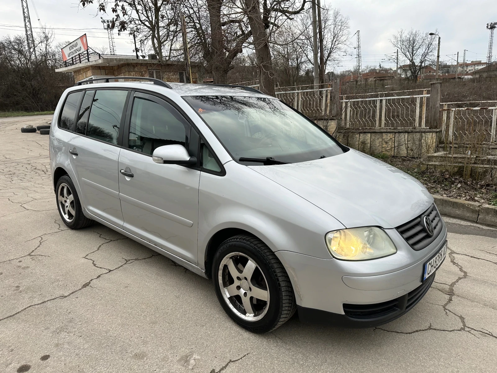 VW Touran 1.9 105к.с., снимка 2 - Автомобили и джипове - 54215520