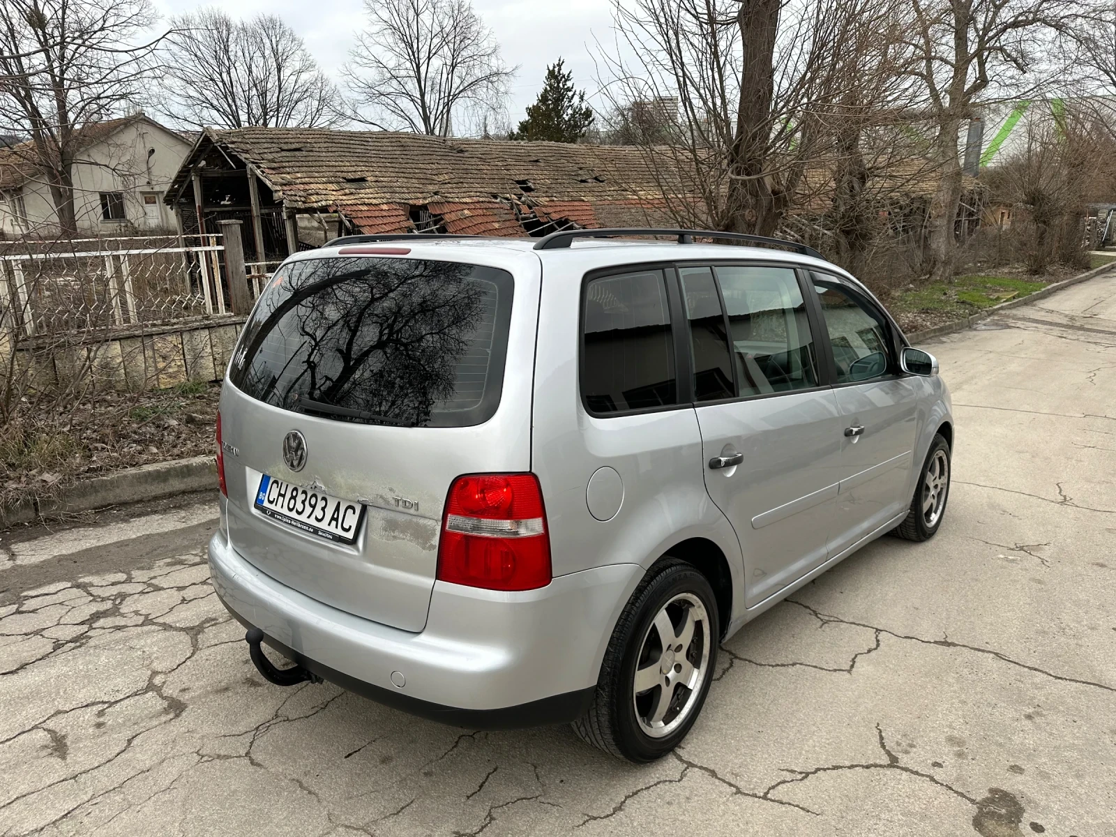 VW Touran 1.9 105к.с., снимка 7 - Автомобили и джипове - 54215520