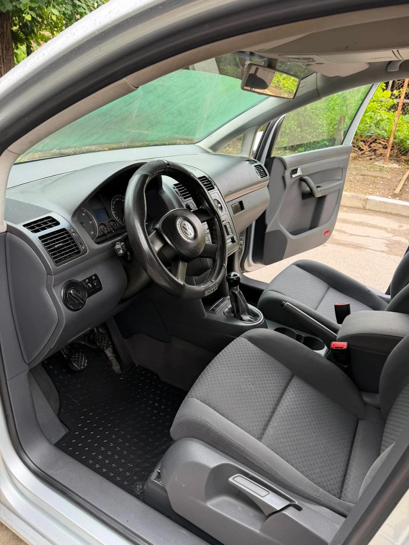 VW Touran 1.9 105к.с., снимка 9 - Автомобили и джипове - 54215520