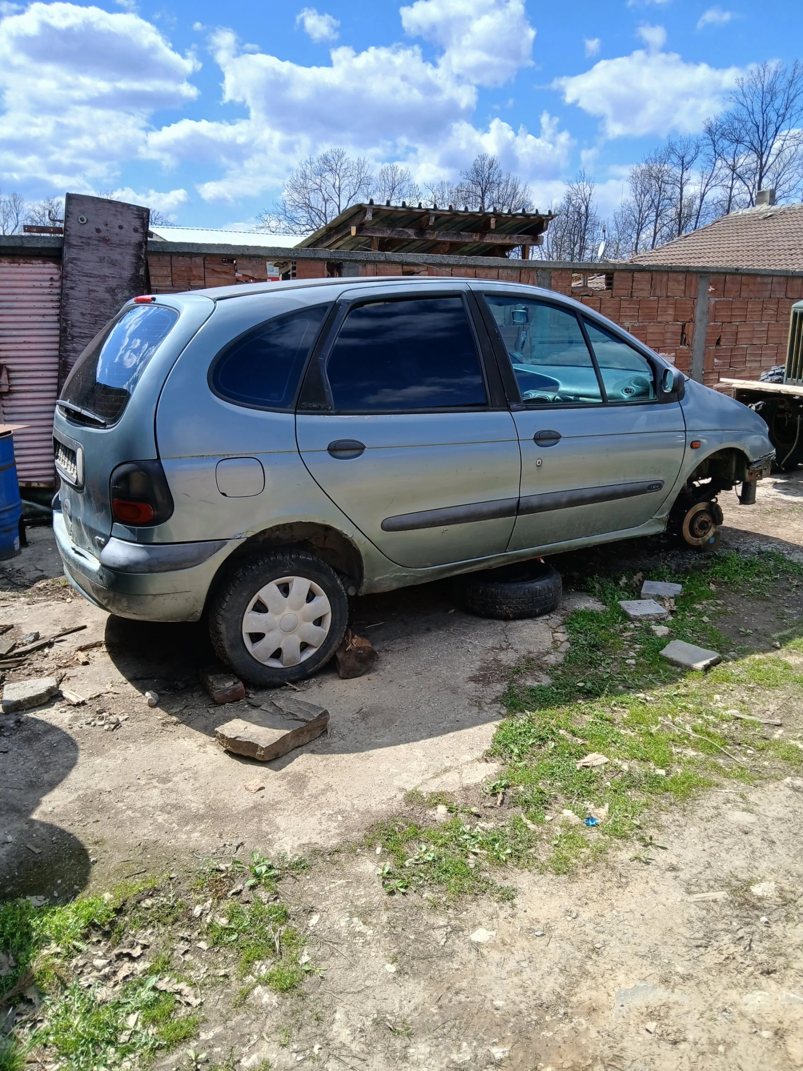 Renault Scenic 1.6 e, снимка 3 - Автомобили и джипове - 54221579