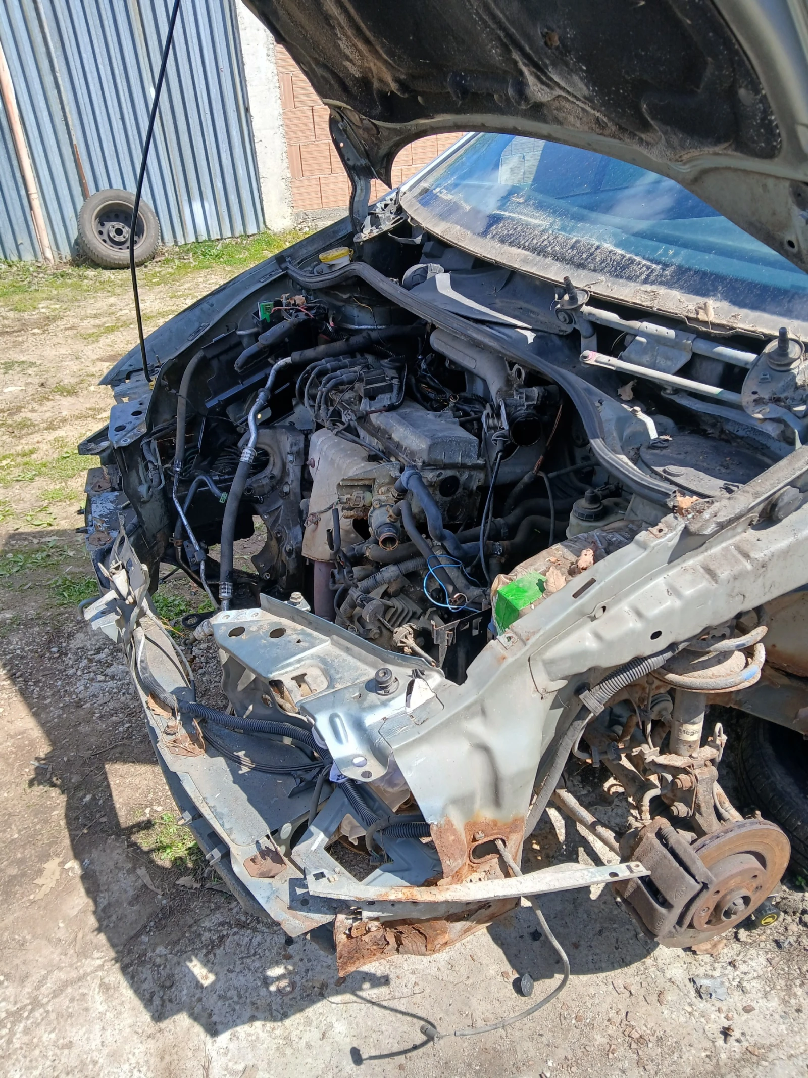 Renault Scenic 1.6 e, снимка 6 - Автомобили и джипове - 54221579