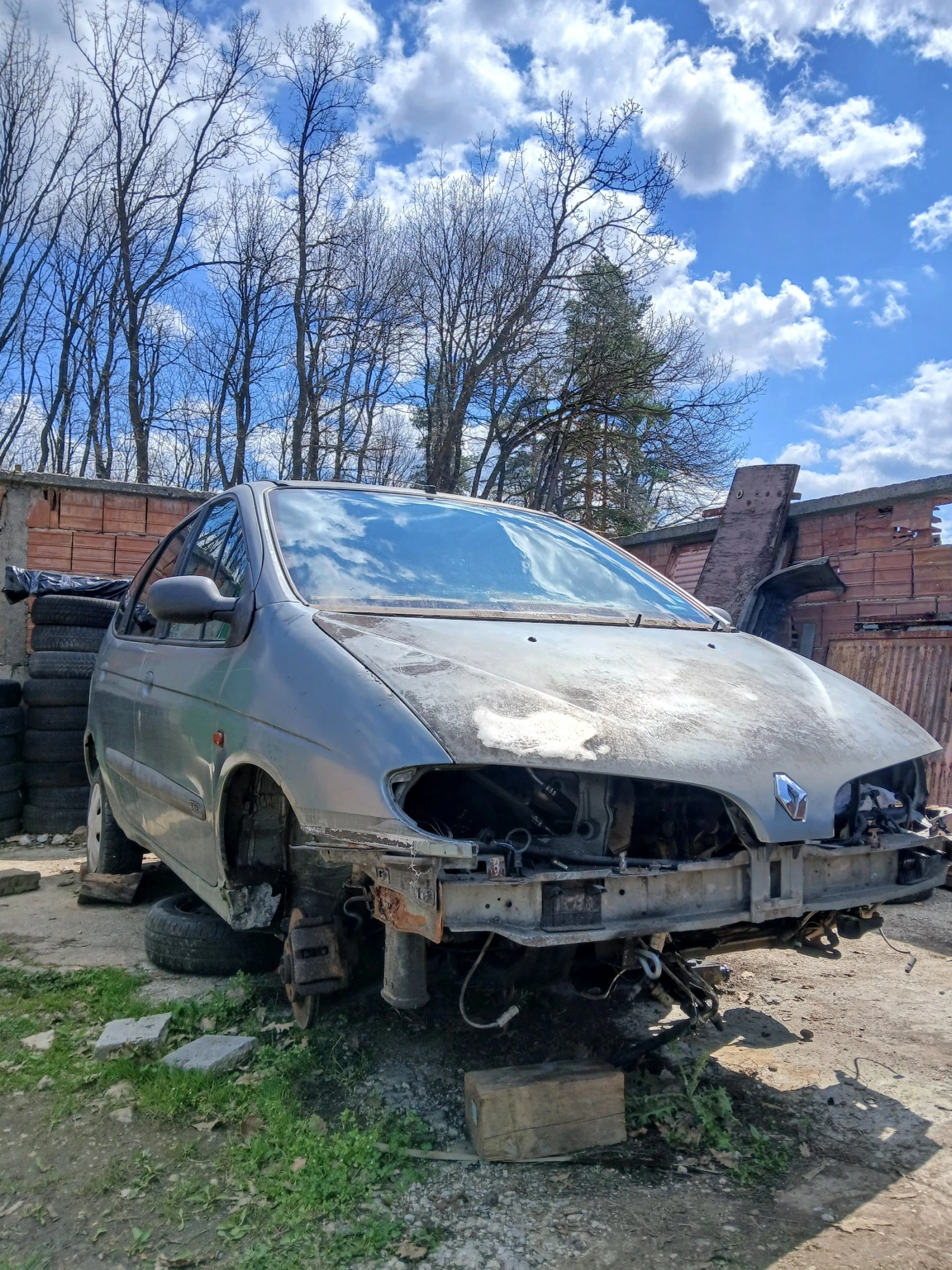 Renault Scenic 1.6 e, снимка 2 - Автомобили и джипове - 54221579