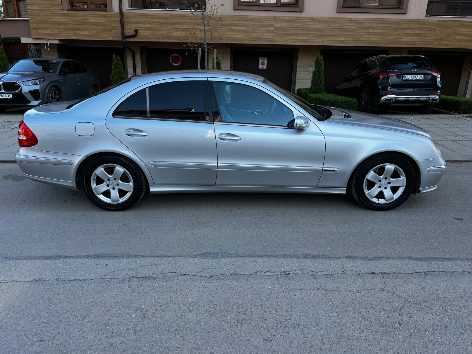 Mercedes-Benz E 280 ОТЛИЧЕН АВТОМАТ, снимка 5 - Автомобили и джипове - 54430176