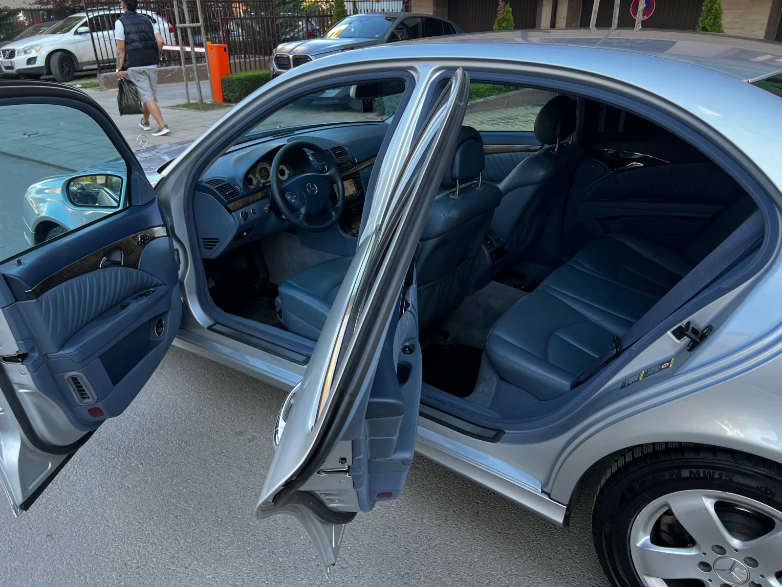 Mercedes-Benz E 280 ОТЛИЧЕН АВТОМАТ, снимка 9 - Автомобили и джипове - 54430176