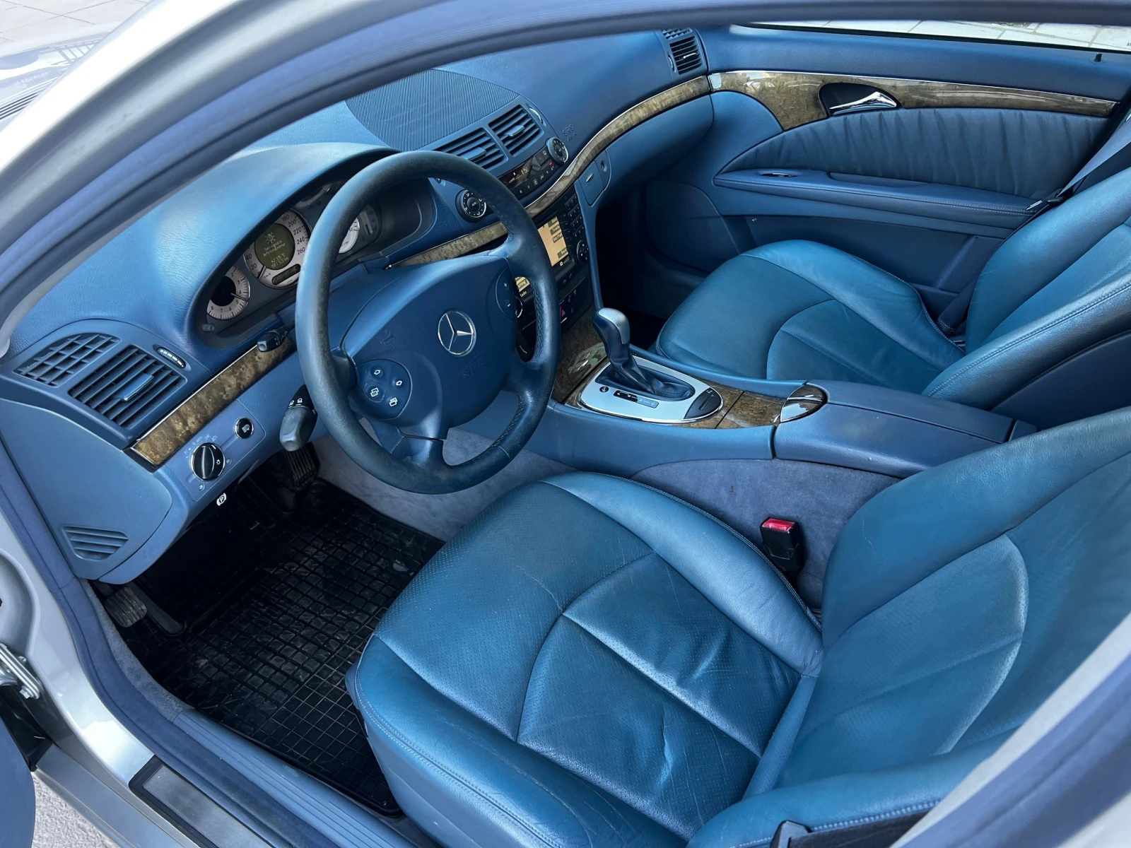 Mercedes-Benz E 280 ОТЛИЧЕН АВТОМАТ, снимка 10 - Автомобили и джипове - 54430176