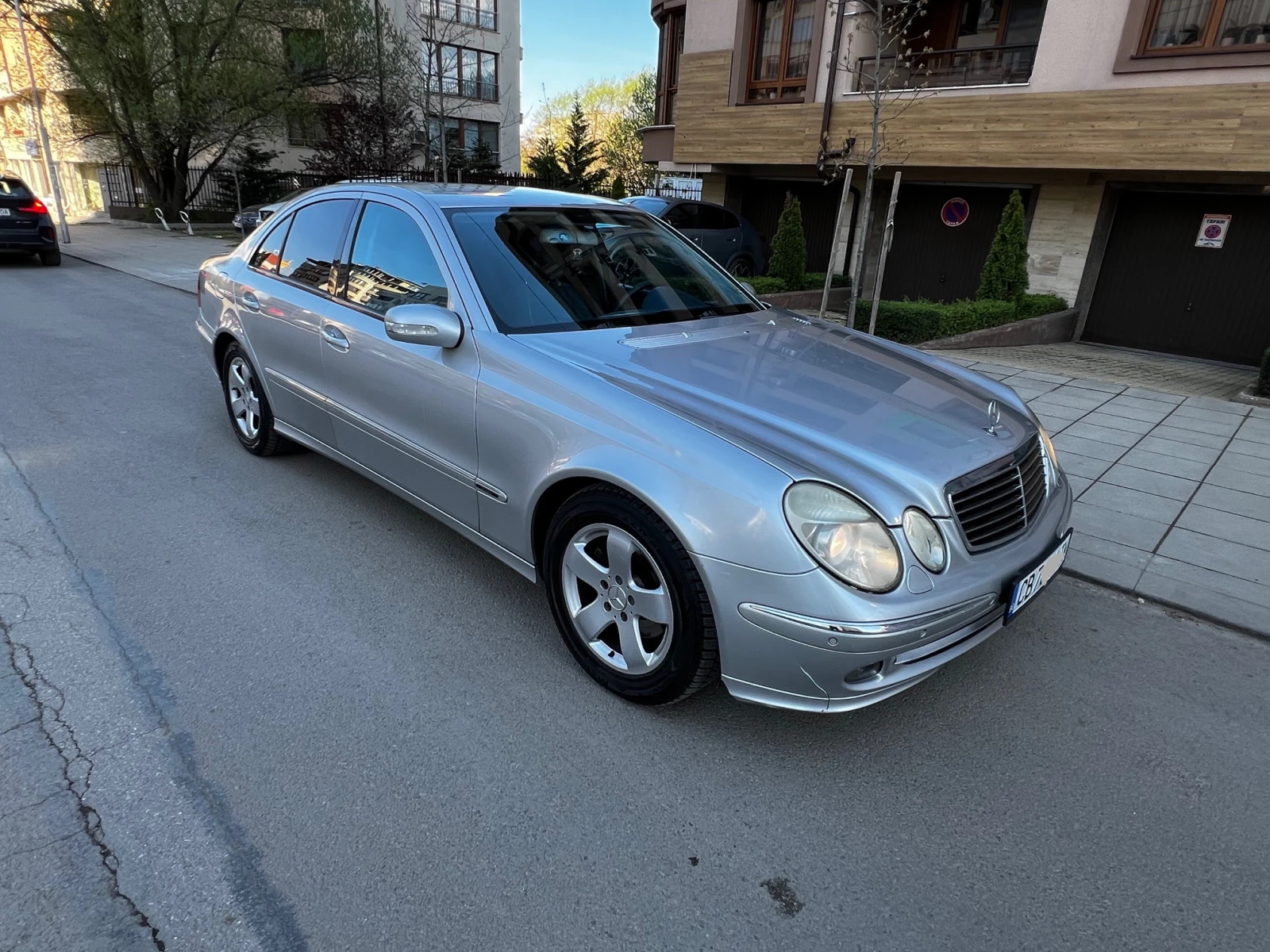 Mercedes-Benz E 280 ОТЛИЧЕН АВТОМАТ, снимка 3 - Автомобили и джипове - 54430176