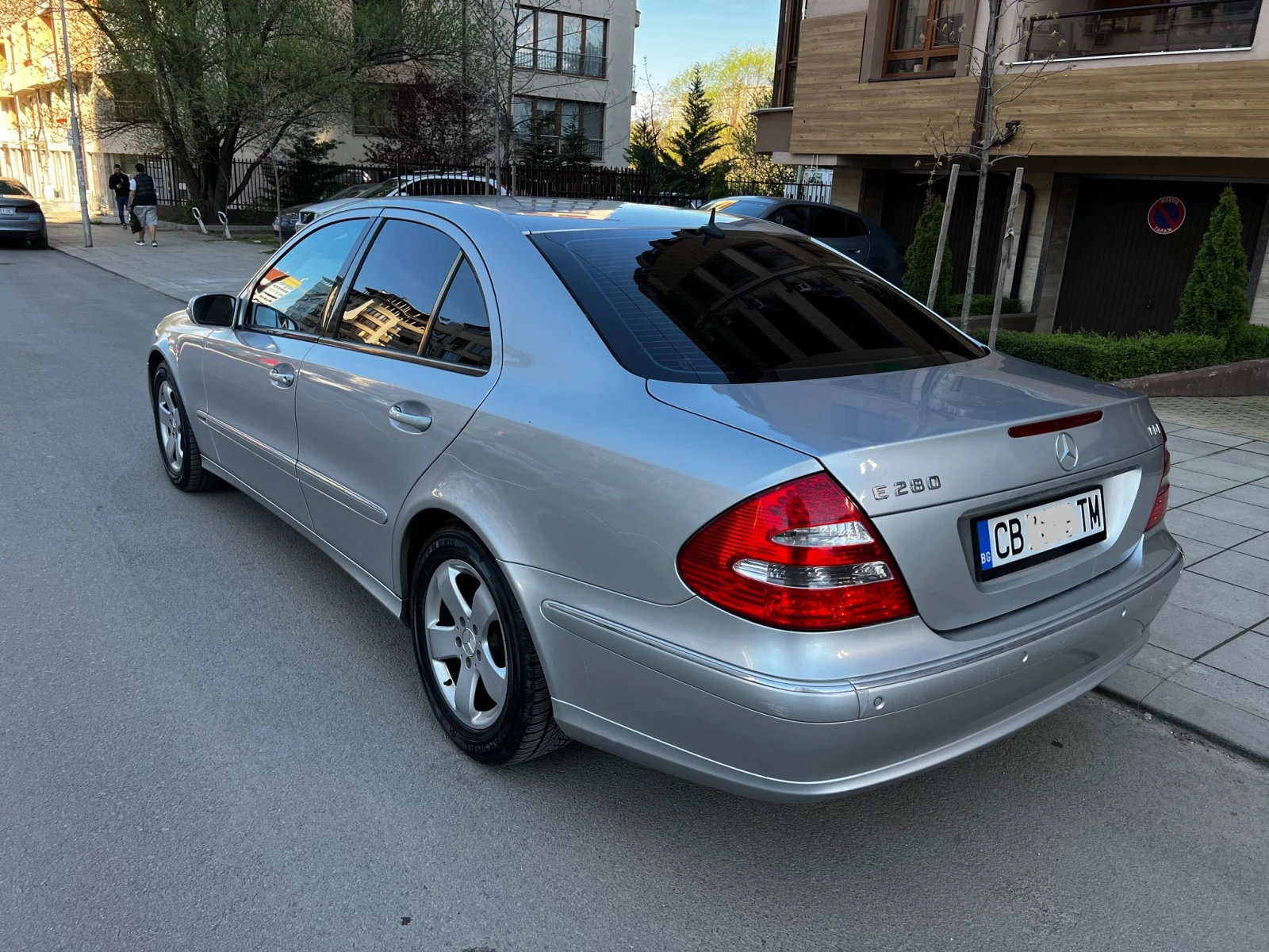 Mercedes-Benz E 280 ОТЛИЧЕН АВТОМАТ, снимка 6 - Автомобили и джипове - 54430176