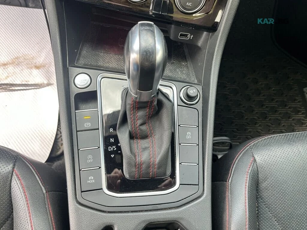 VW Jetta GLI* 35th Anniversary* АвтоКредит* (ЦЕНА ДО БГ), снимка 8 - Автомобили и джипове - 54569400