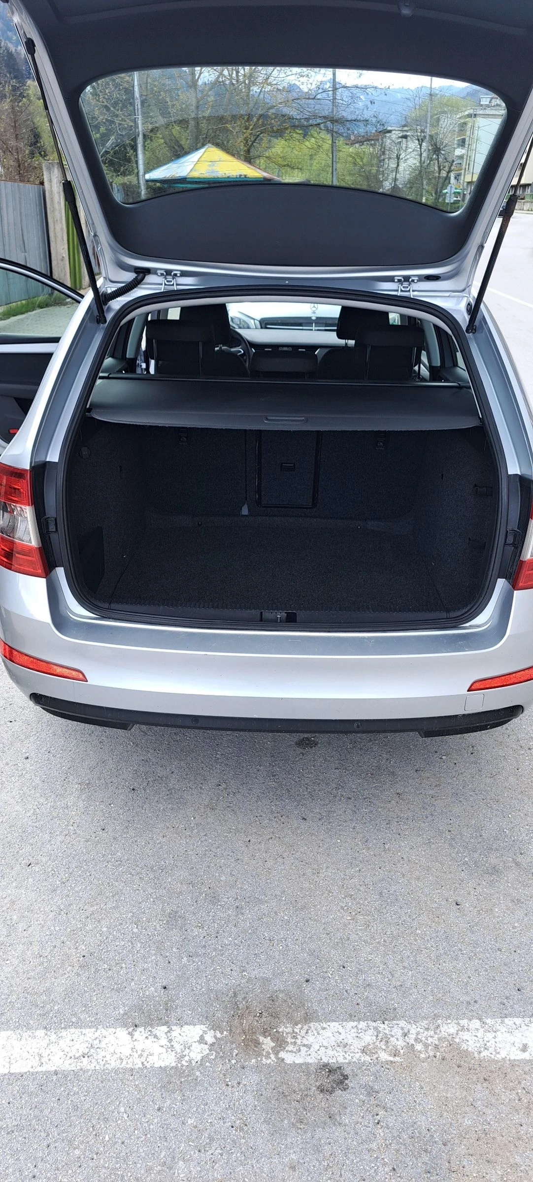 Skoda Octavia 1.6TDI, снимка 10 - Автомобили и джипове - 54873441
