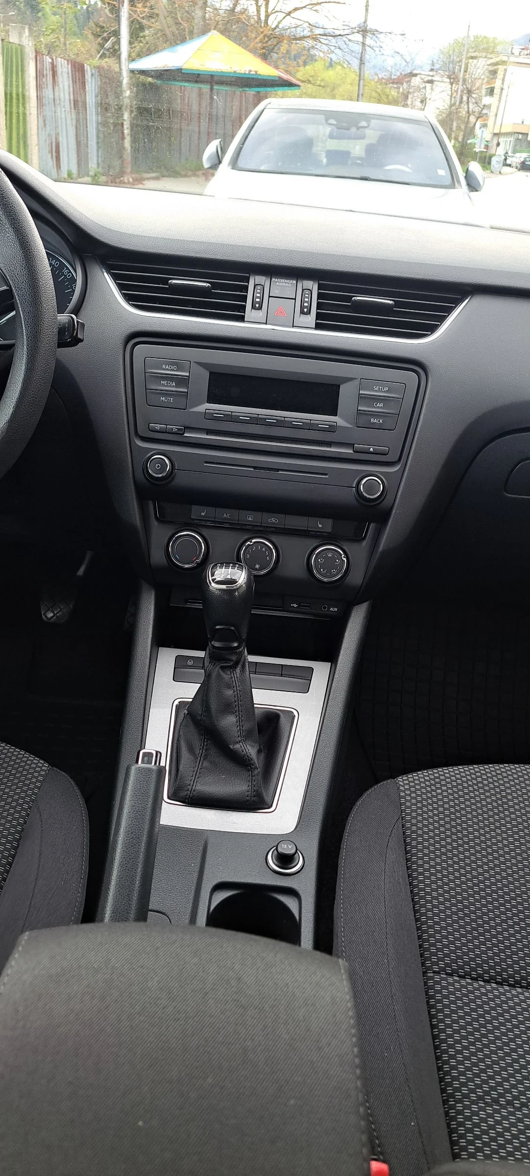Skoda Octavia 1.6TDI, снимка 5 - Автомобили и джипове - 54873441