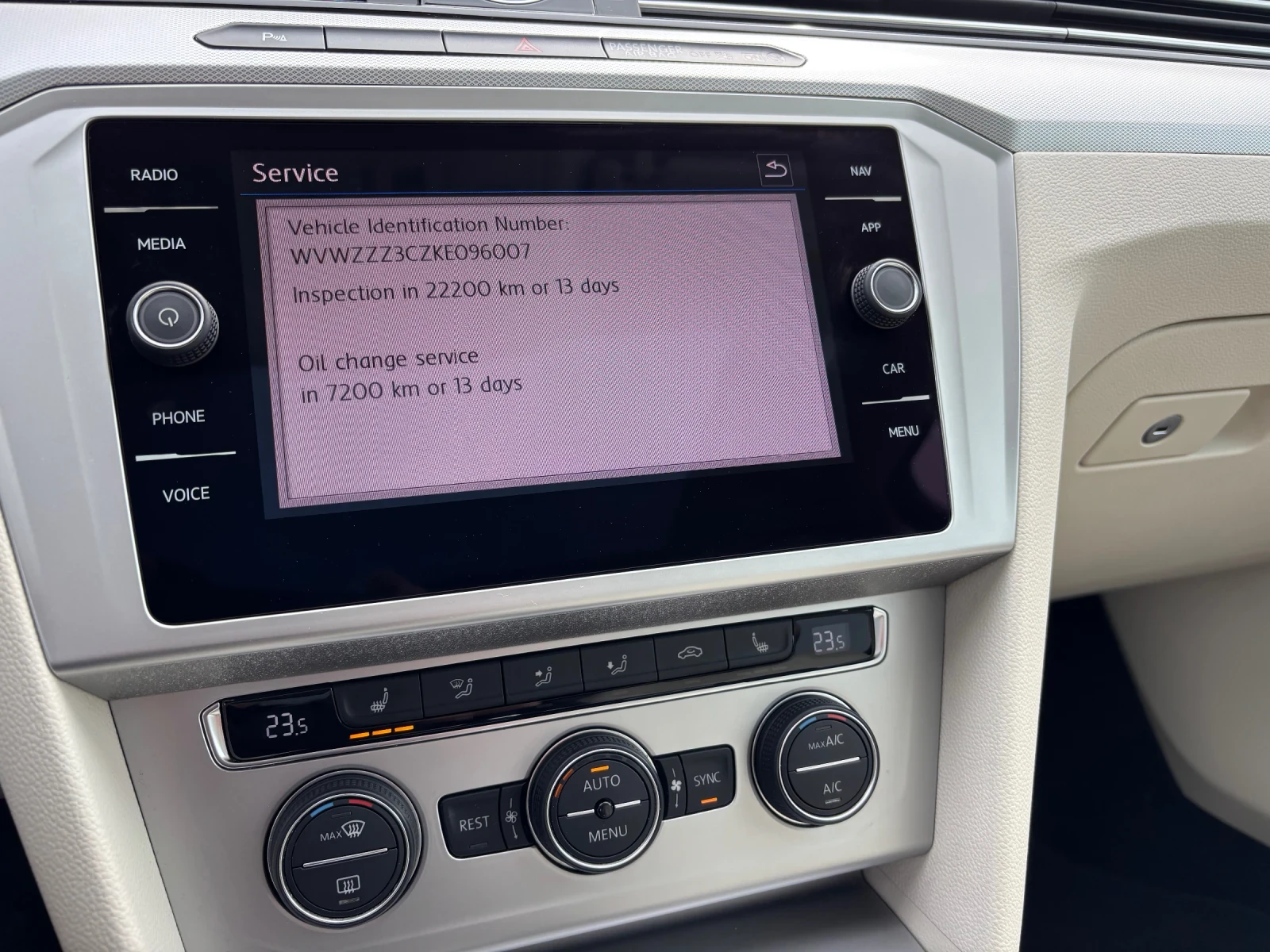 VW Passat Variant Comfortline 2.0TDI BMT Реален Пробег!, снимка 14 - Автомобили и джипове - 55222584